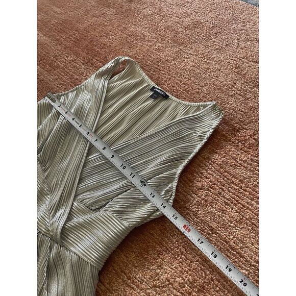 Express Metallic Pleated Peplum Top Small S Silver Sleeveless Holiday Party - Picture 4 of 8
